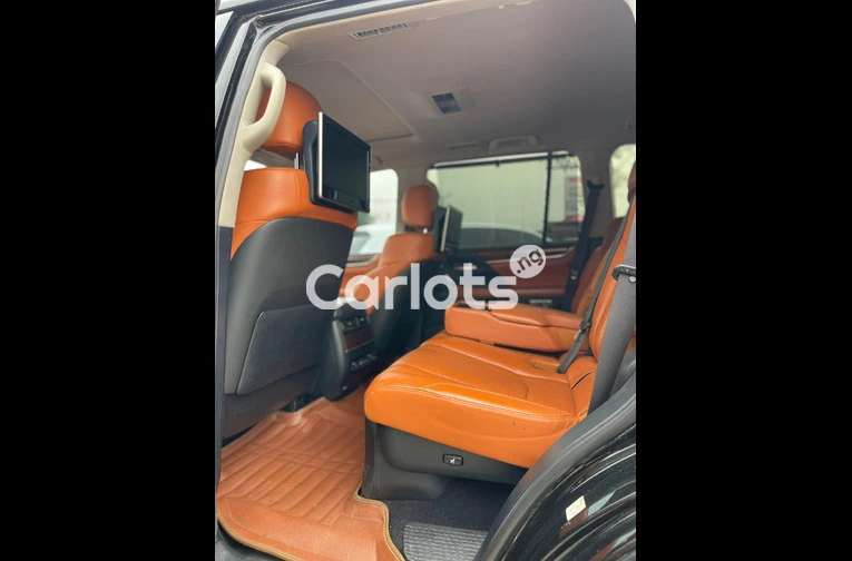 2016 Lexus LX570 - 4/5