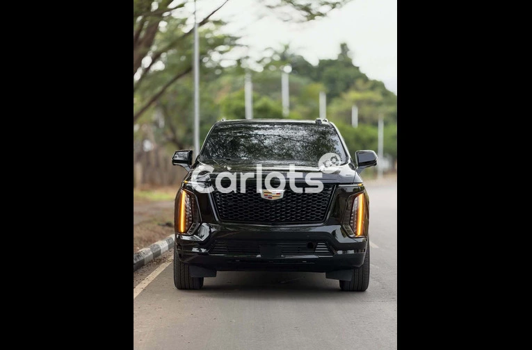 2025 Cadillac Escalade 600 FOREIGN USED - 2/7