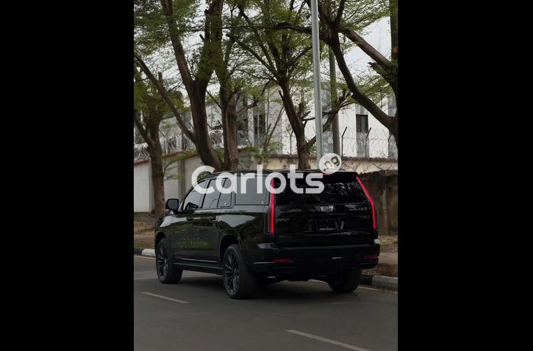 2025 Cadillac Escalade 600 FOREIGN USED - 7/7