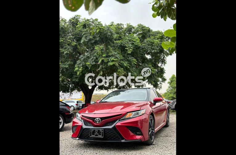 FOREIGN USED 2019 TOYOTA CAMRY XSE FULL OPTION - 2/7