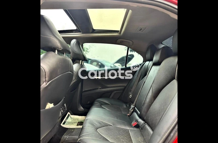 FOREIGN USED 2019 TOYOTA CAMRY XSE FULL OPTION - 5/7