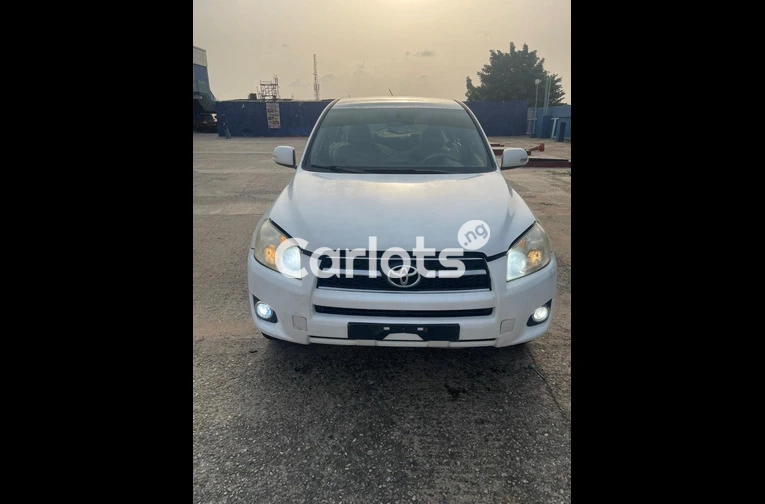 TOKUNBO 2011 TOYOTA RAV4 4WD V4 - 1/7