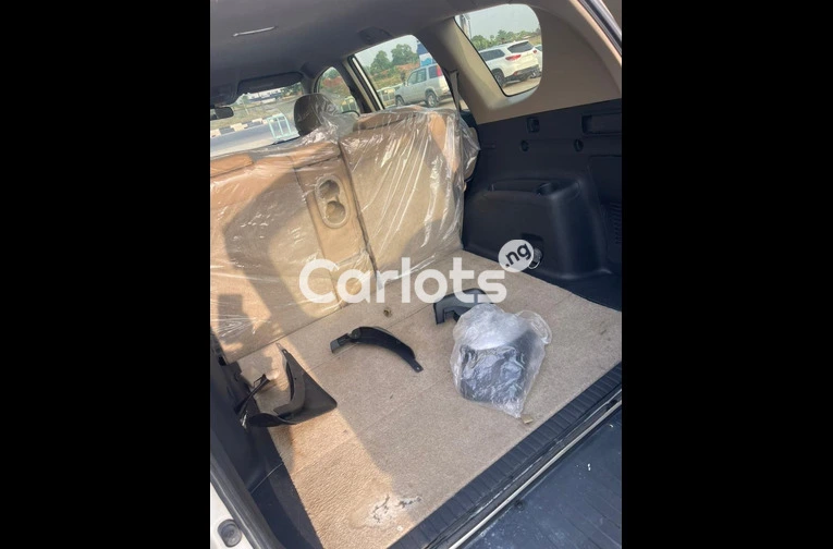 TOKUNBO 2011 TOYOTA RAV4 4WD V4 - 4/7