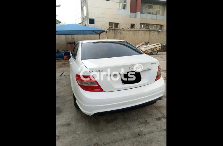 2009 MERCEDES BENZ C300 - 5/5