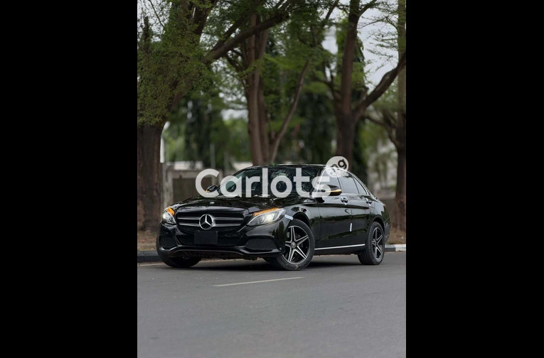 Mercedes-Benz C300 2015