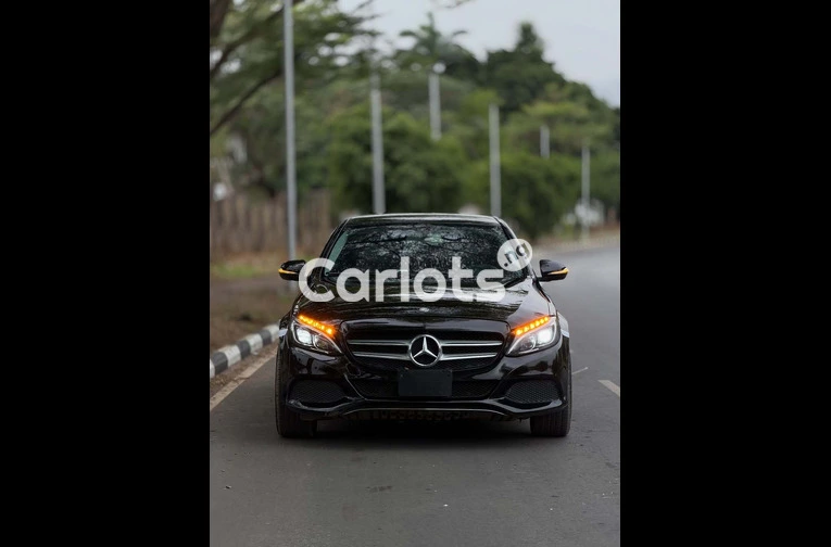 Mercedes-Benz C300 2015 - 2/7