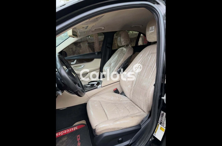 Mercedes-Benz C300 2015 - 6/7