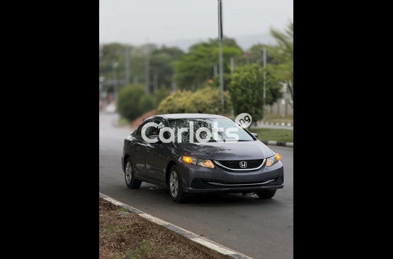 HONDA CIVIC 2015 - 3/7