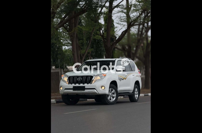 2018 TOYOTA LAND CRUISER PRADO VX - 1/7