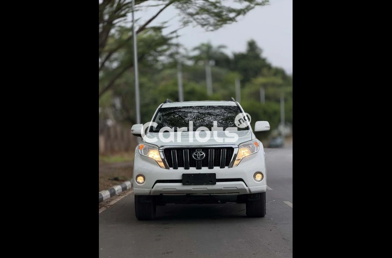 2018 TOYOTA LAND CRUISER PRADO VX - 2/7