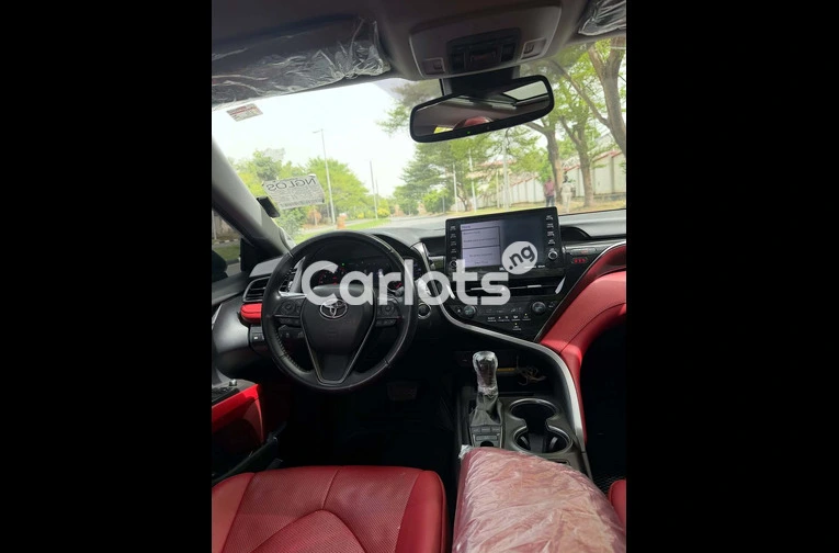 Toyota Camry 2021 TOKUNBO - 4/7