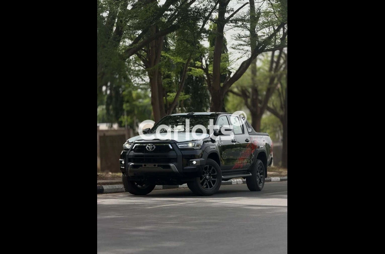 BRAND NEW 2025 TOYOTA HILUX ADVENTURE V6 – 0KM - 1/7