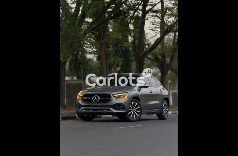 2021 MERCEDES-BENZ GLA250
