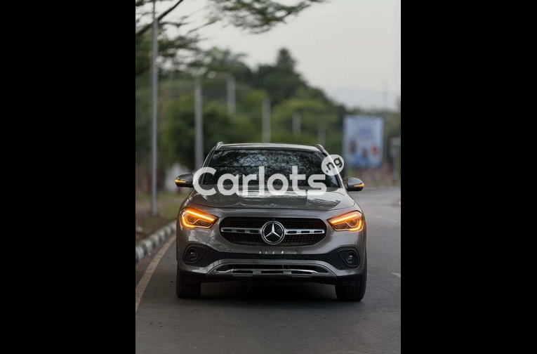 2021 MERCEDES-BENZ GLA250 - 2/7