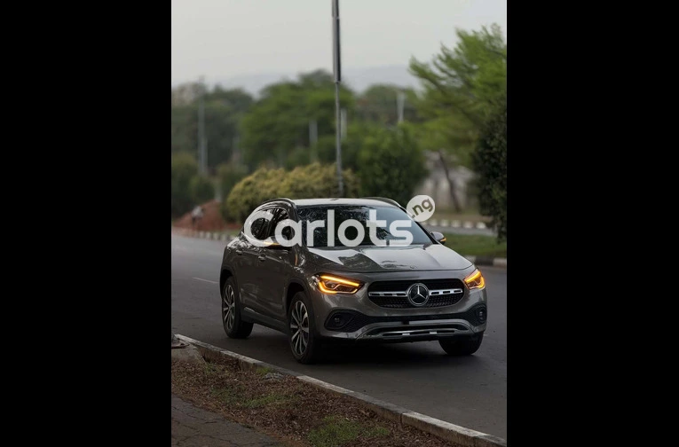 2021 MERCEDES-BENZ GLA250 - 3/7