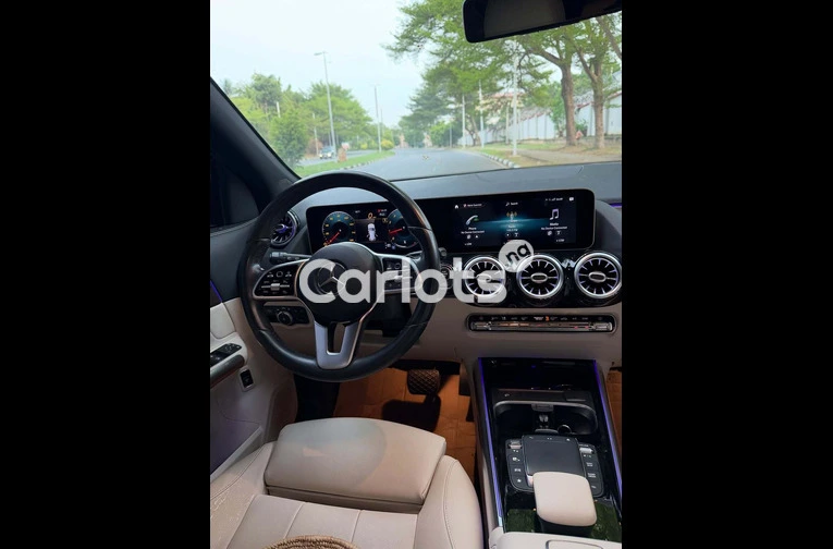 2021 MERCEDES-BENZ GLA250 - 4/7