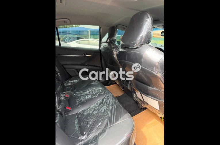 Foreign Used 2018 Toyota Camry XLE - 5/7