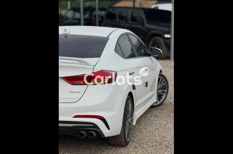 Foreign Used 2016 Hyundai Avante - 2/7