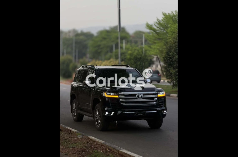 2025 TOYOTA LAND CRUISER BULLETPROOF - 3/7