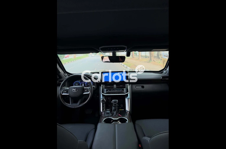 2025 TOYOTA LAND CRUISER BULLETPROOF - 5/7