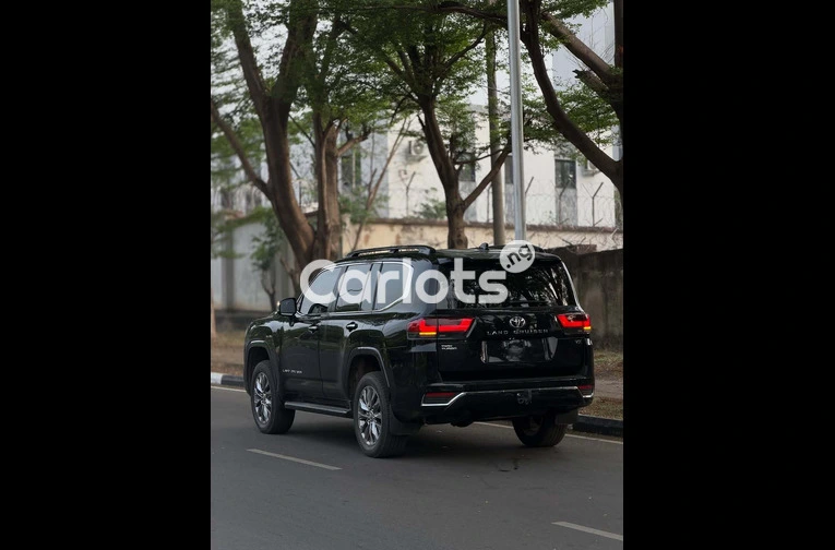 2025 TOYOTA LAND CRUISER BULLETPROOF - 7/7