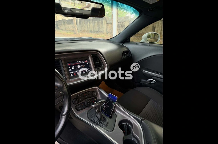 2022 DODGE CHALLENGER - 5/7