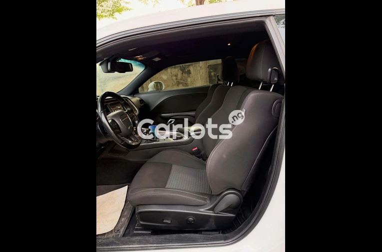 2022 DODGE CHALLENGER - 6/7