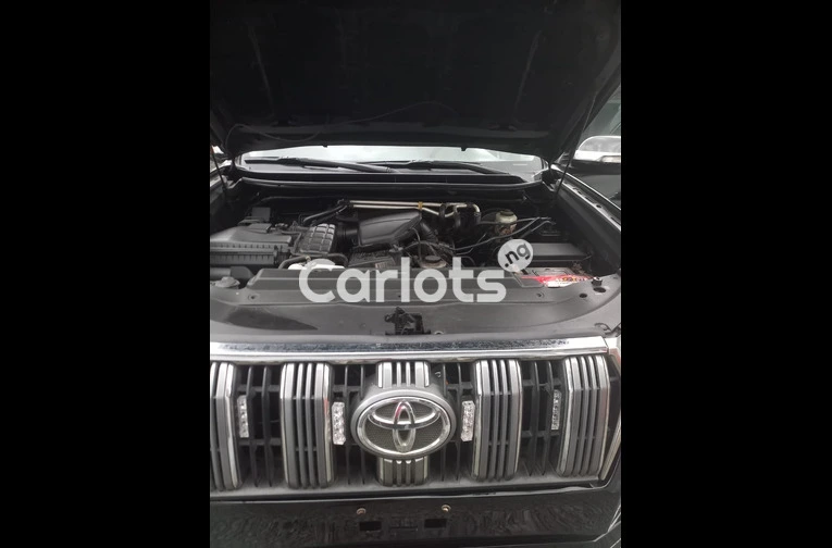 PREMIUM DIRECT 2019 TOYOTA LAND-CRUISER PRADO - 5/7