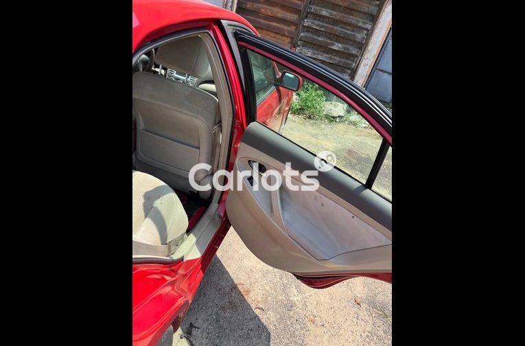 BELGIUM GRADE 2009 TOYOTA CAMRY LE - 4/7