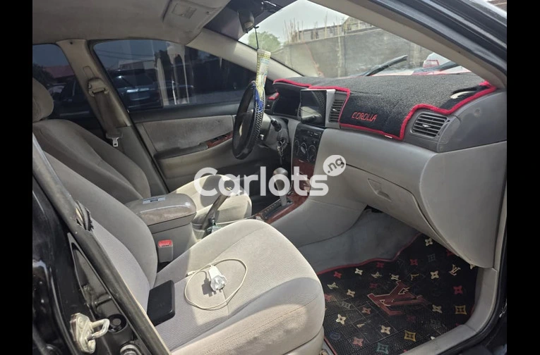 Toyota Corolla 2007 - 2/4