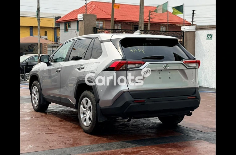 2024 Toyota Rav 4 LE AWD - 6/7