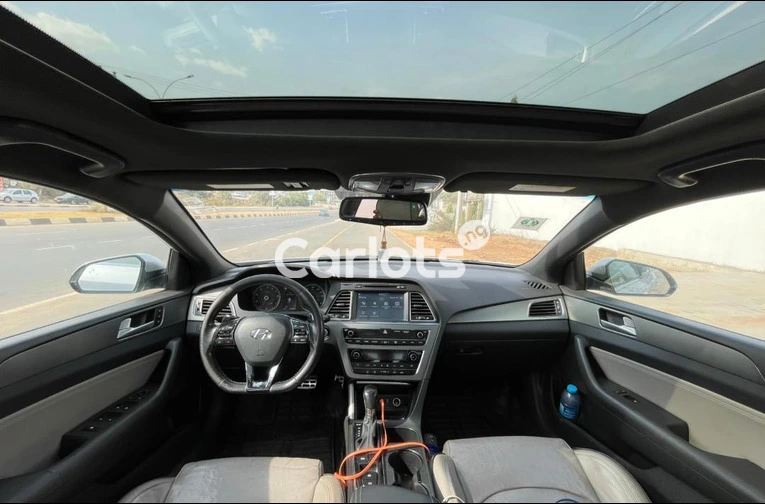 2015 HYUNDAI SONATA SPORT 2.0T FULL OPTION - 4/6