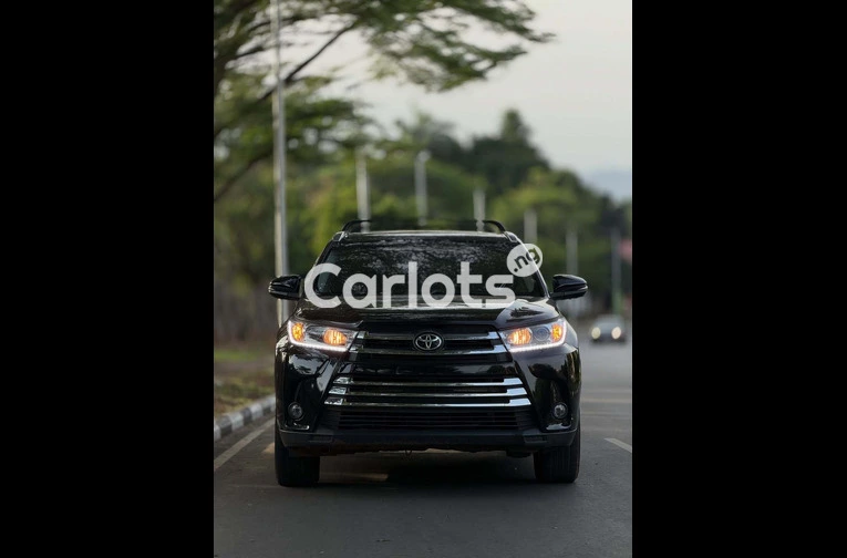 2015 Toyota Highlander XLE Foreign Used - 2/7