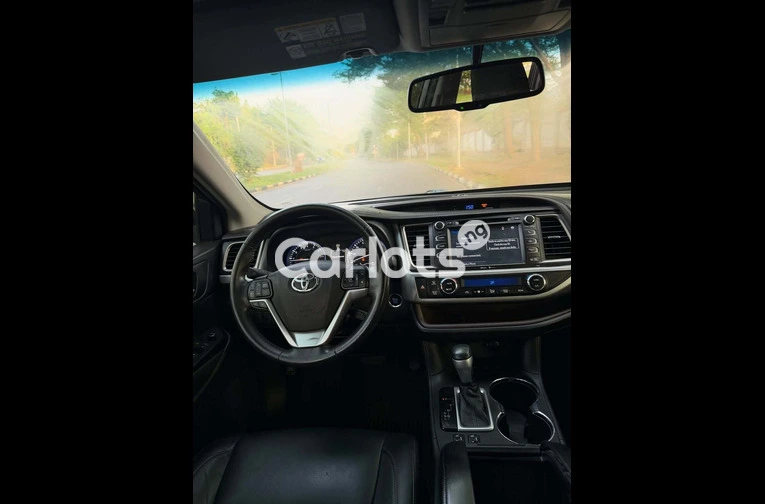 2015 Toyota Highlander XLE Foreign Used - 4/7