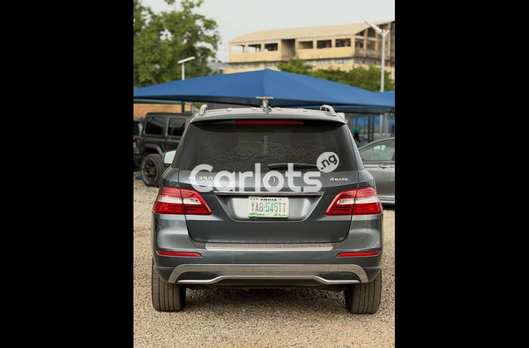 Clean 2014 Mercedes Benz ML350 - 4/7