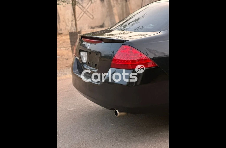 Honda Accord 2007 - 6/7