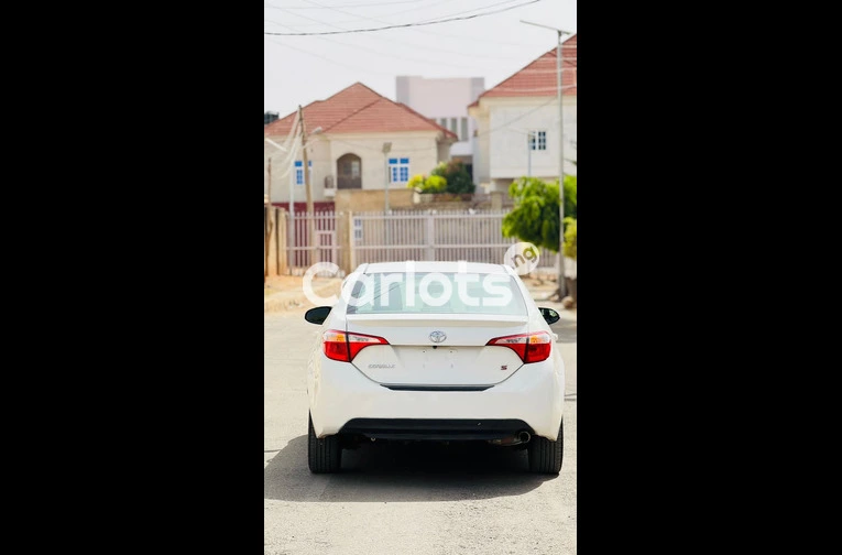 TOYOTA COROLLA S 2016