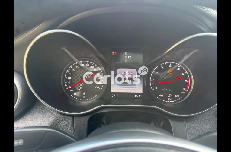 MERCEDES BENZ C450 - 2/7