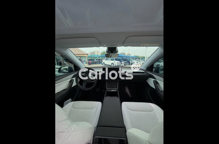 2025 TESLA MODEL Y+ - 3/7