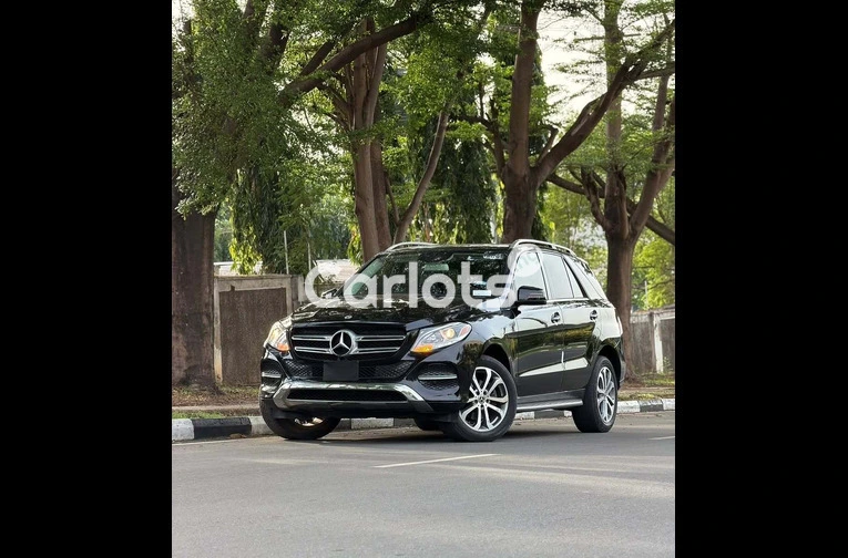 Clean 2017 Mercedes-Benz GLE350