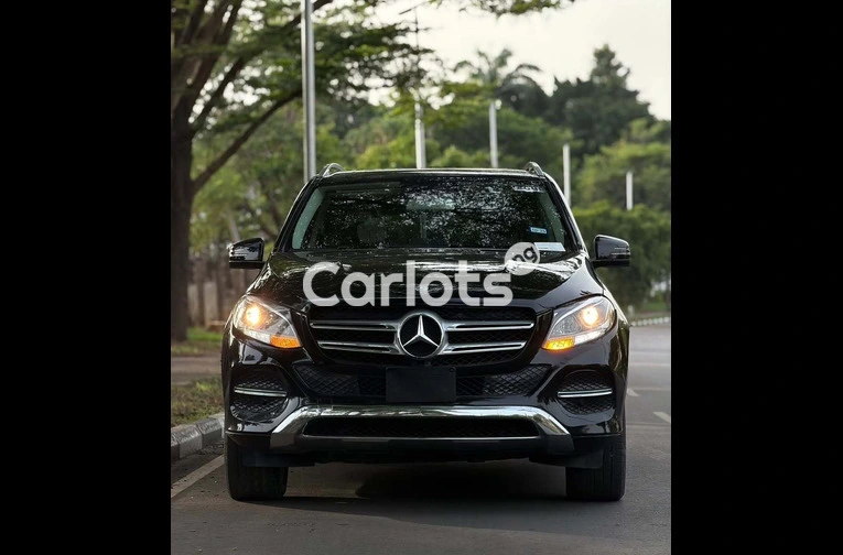 Clean 2017 Mercedes-Benz GLE350 - 2/7