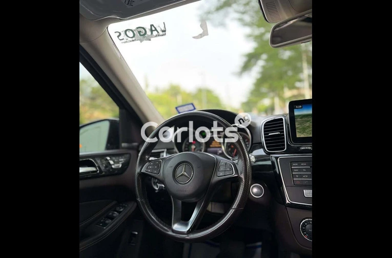 Clean 2017 Mercedes-Benz GLE350 - 4/7