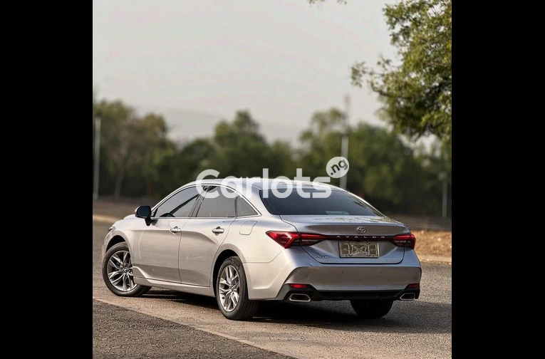 FOREIGN USED 2021 TOYOTA AVALON XLE - 7/7