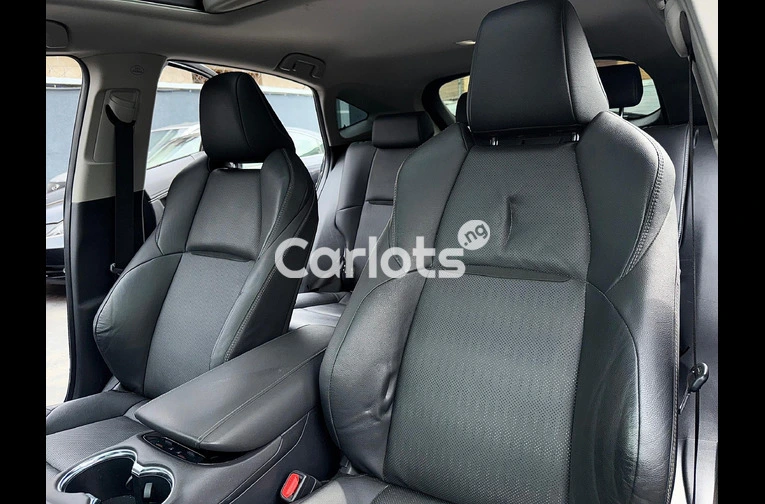 2024 Toyota Venza Foreign used Accident - 3/7