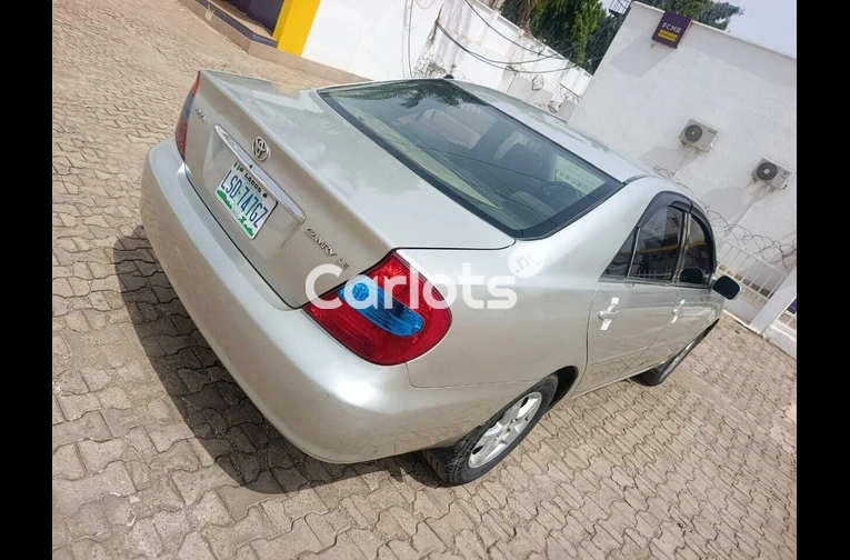 2004 Toyota Camry - 4/4