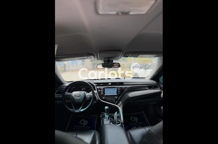 Nigeria used 2018 Toyota Camry SE - 3/7