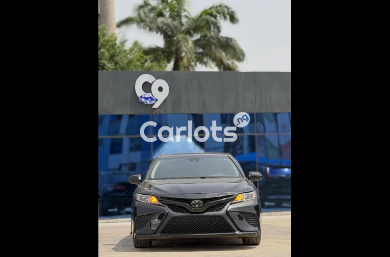 Nigeria used 2018 Toyota Camry SE - 6/7