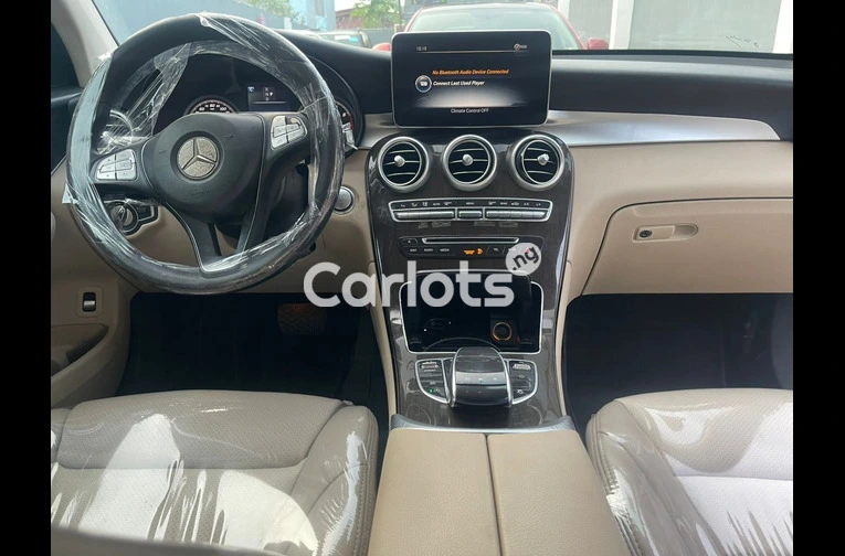 2017 Mercedes Benz GLC 4MATIC Coupe Foreign used Accident free - 3/7