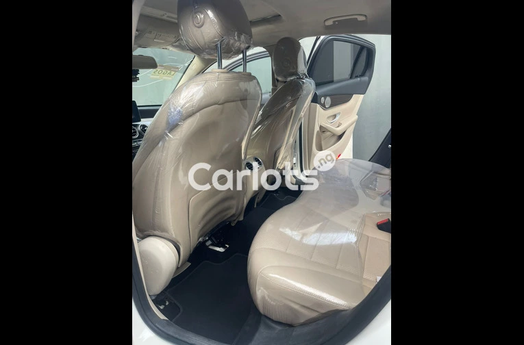 2017 Mercedes Benz GLC 4MATIC Coupe Foreign used Accident free - 5/7