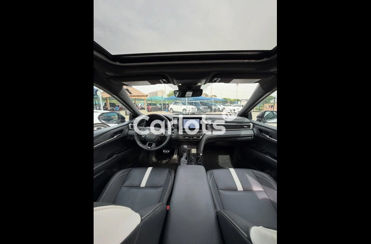 BRAND NEW 2025 TOYOTA CAMRY - 2/7